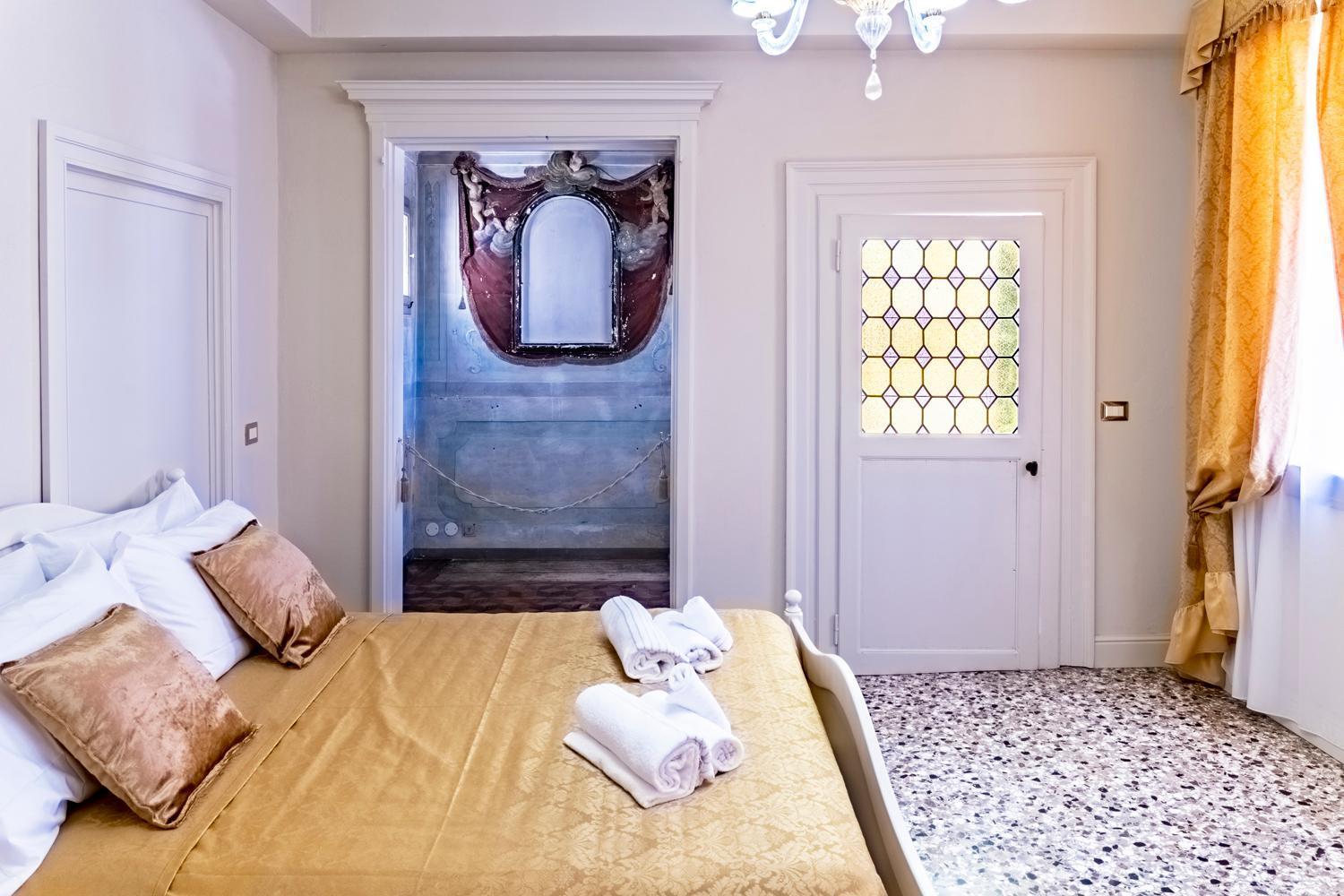Palazzo Titti Rialto Suites Венеция Экстерьер фото