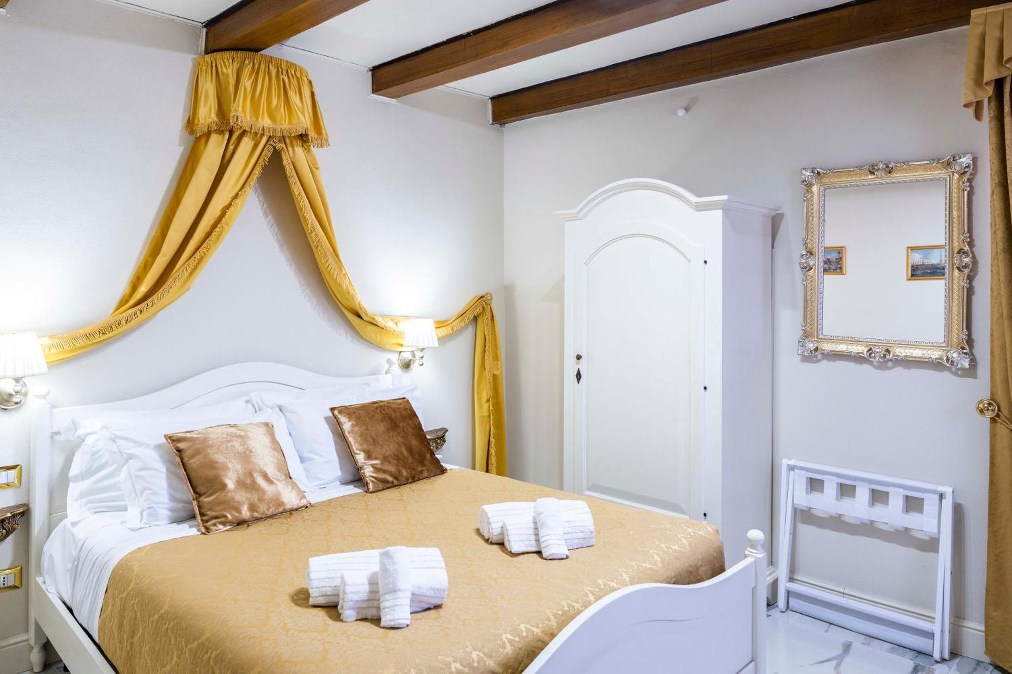 Palazzo Titti Rialto Suites Венеция Экстерьер фото