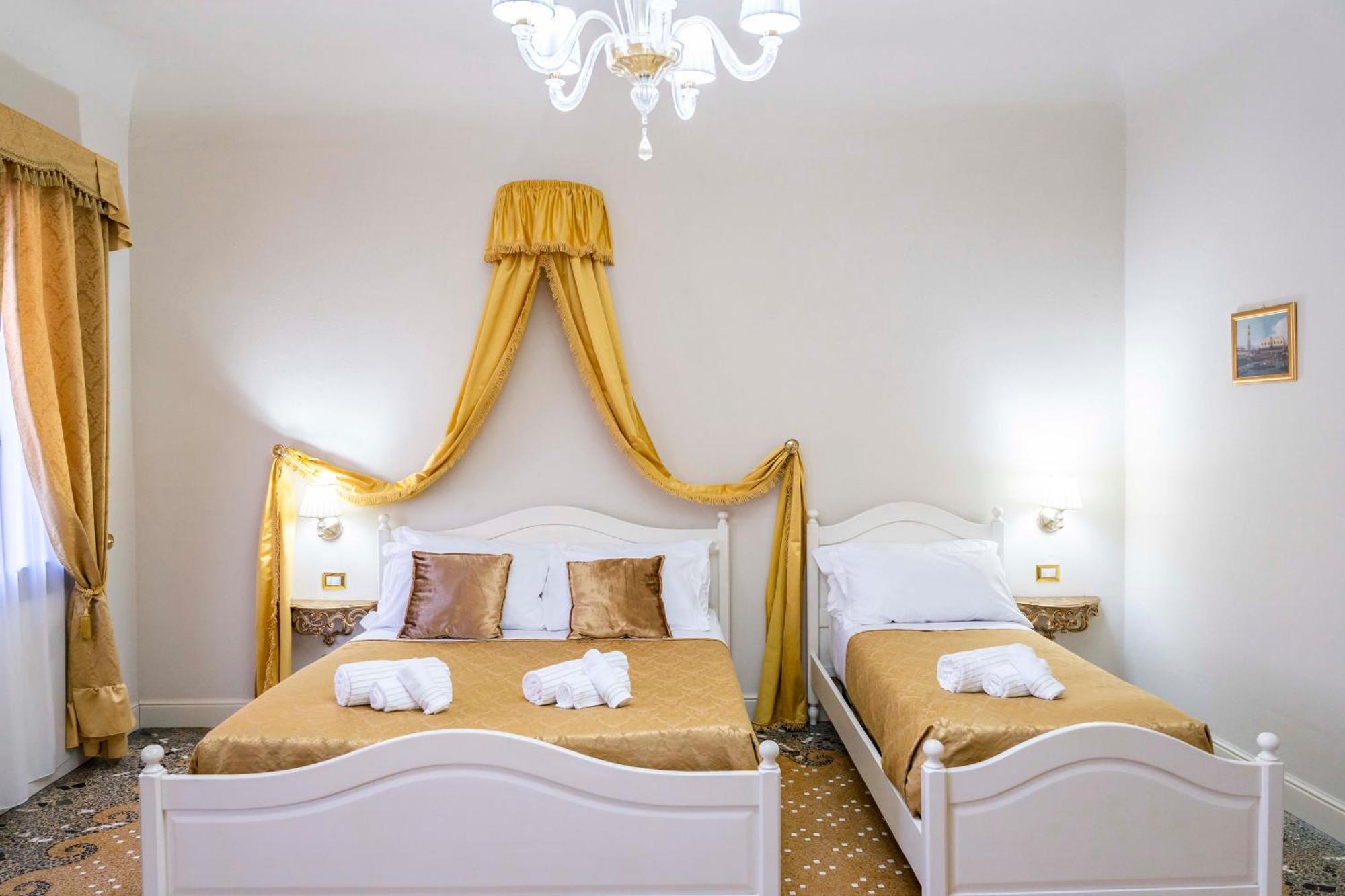 Palazzo Titti Rialto Suites Венеция Экстерьер фото